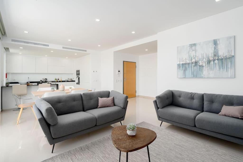 Floor Luxury