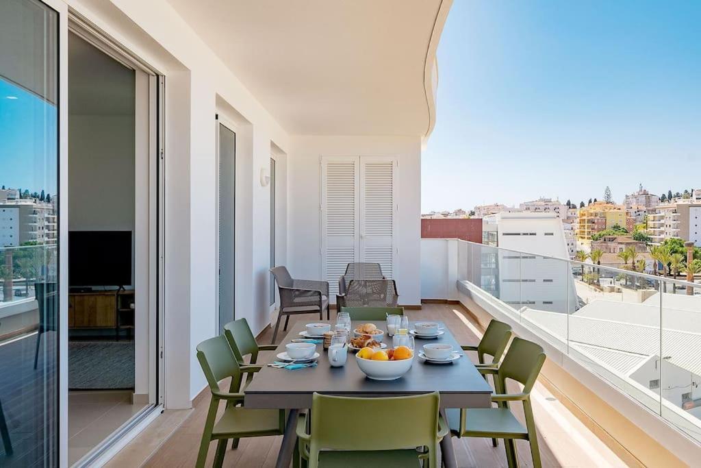Floor Luxury Apartment