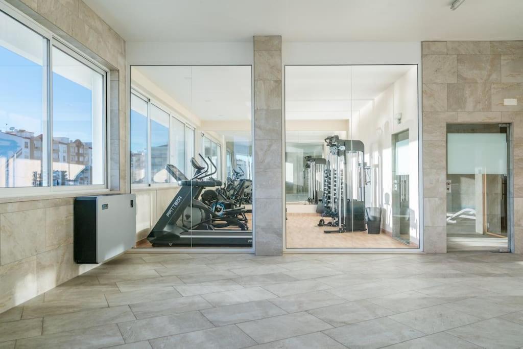 Floor Luxury Apartment *